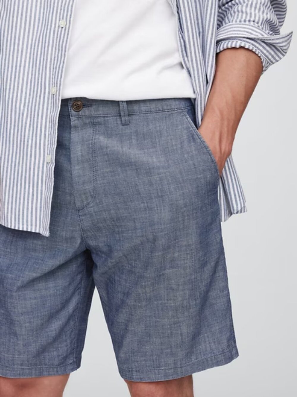 Gap Men's Essential Khaki Chambray Flat Front Shorts